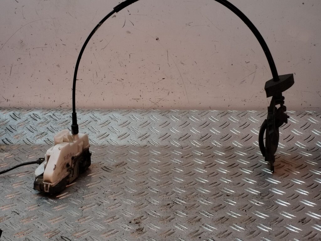 CERRADURA PUERTA DELANTERA IZQUIERDA 126296