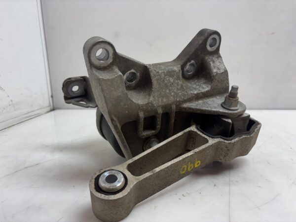 SOPORTE MOTOR IZQUIERDO 125640