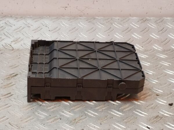 CAJA RELES / FUSIBLES 126161