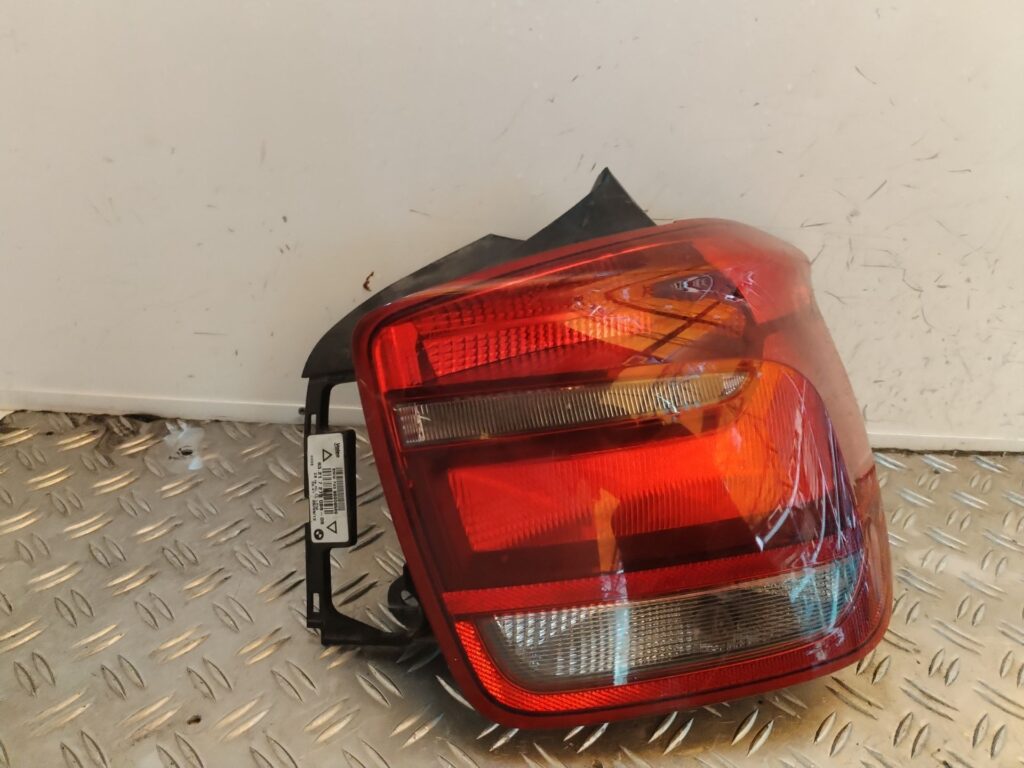 PILOTO TRASERO DERECHO 125836