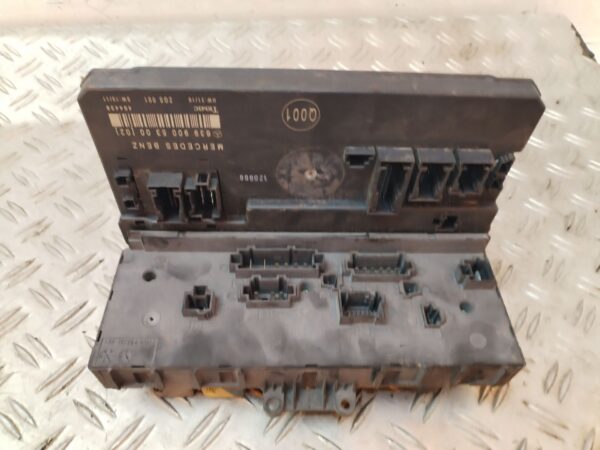CAJA RELES / FUSIBLES 126658