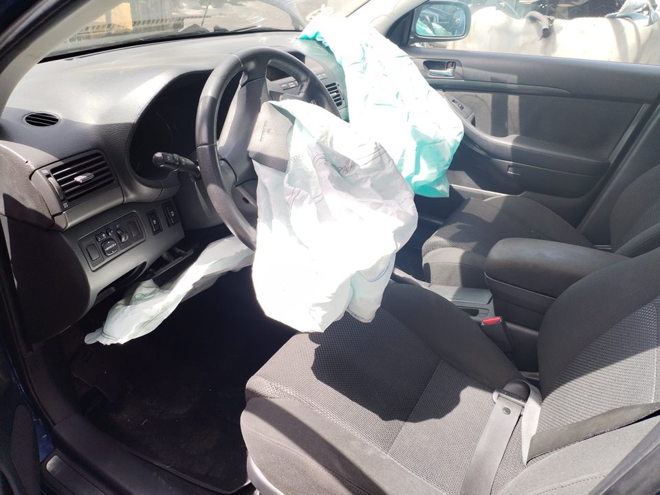 TOYOTA AVENSIS BERLINA (T25) del 2005
