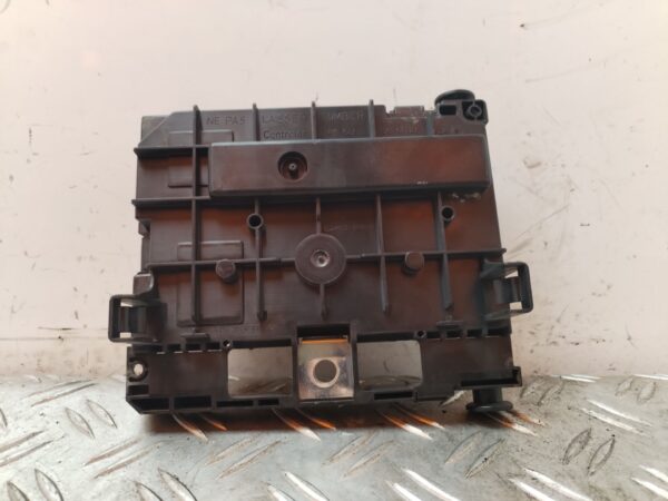 CAJA RELES / FUSIBLES 127127
