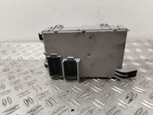 CAJA RELES / FUSIBLES 126901