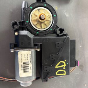 MOTOR ELEVALUNAS DELANTERO DERECHO 126897