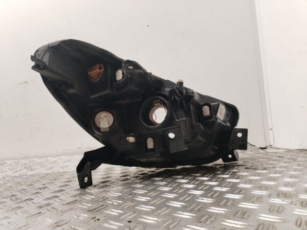 FARO IZQUIERDO 126900