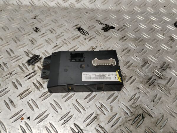 CAJA RELES / FUSIBLES 126460