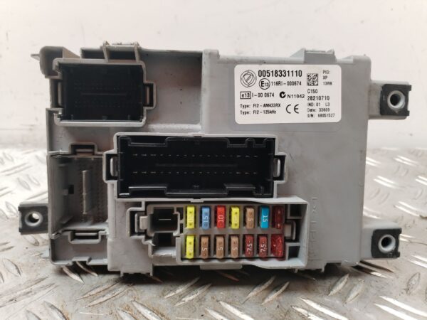 CAJA RELES / FUSIBLES 126901
