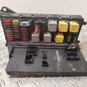 CAJA RELES / FUSIBLES 126746