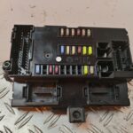 CAJA RELES / FUSIBLES 127334