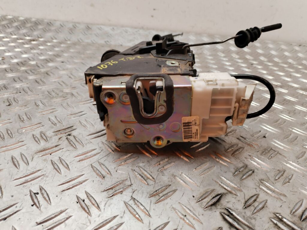 CERRADURA PUERTA TRASERA DERECHA 126053