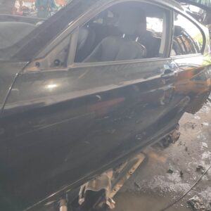 PUERTA DELANTERA IZQUIERDA 125823