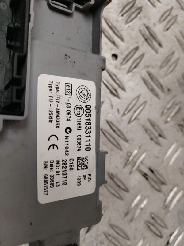 CAJA RELES / FUSIBLES 126901