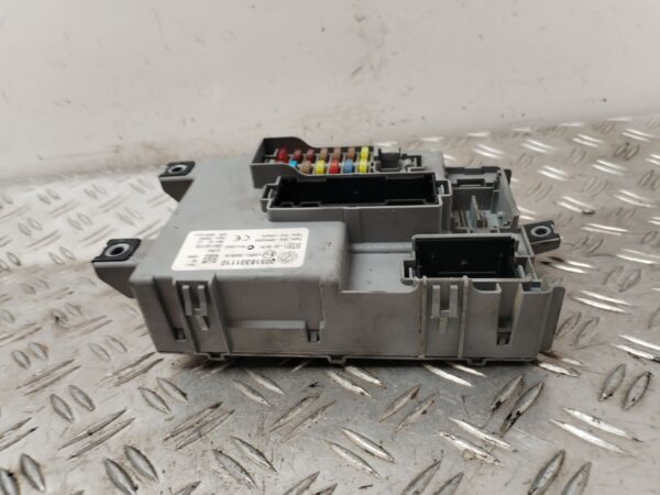 CAJA RELES / FUSIBLES 126901