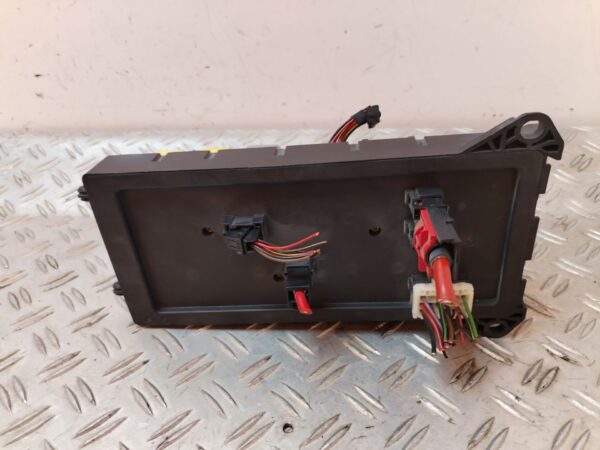 CAJA RELES / FUSIBLES 126675