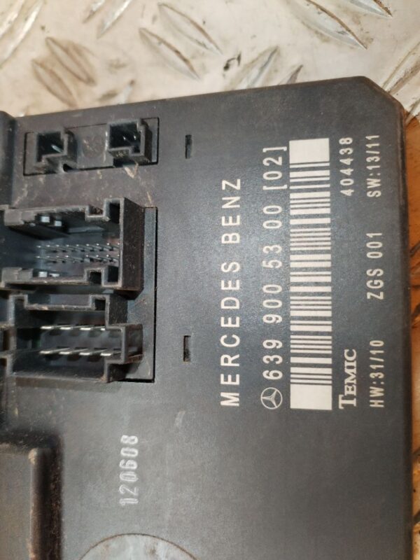 CAJA RELES / FUSIBLES 126658