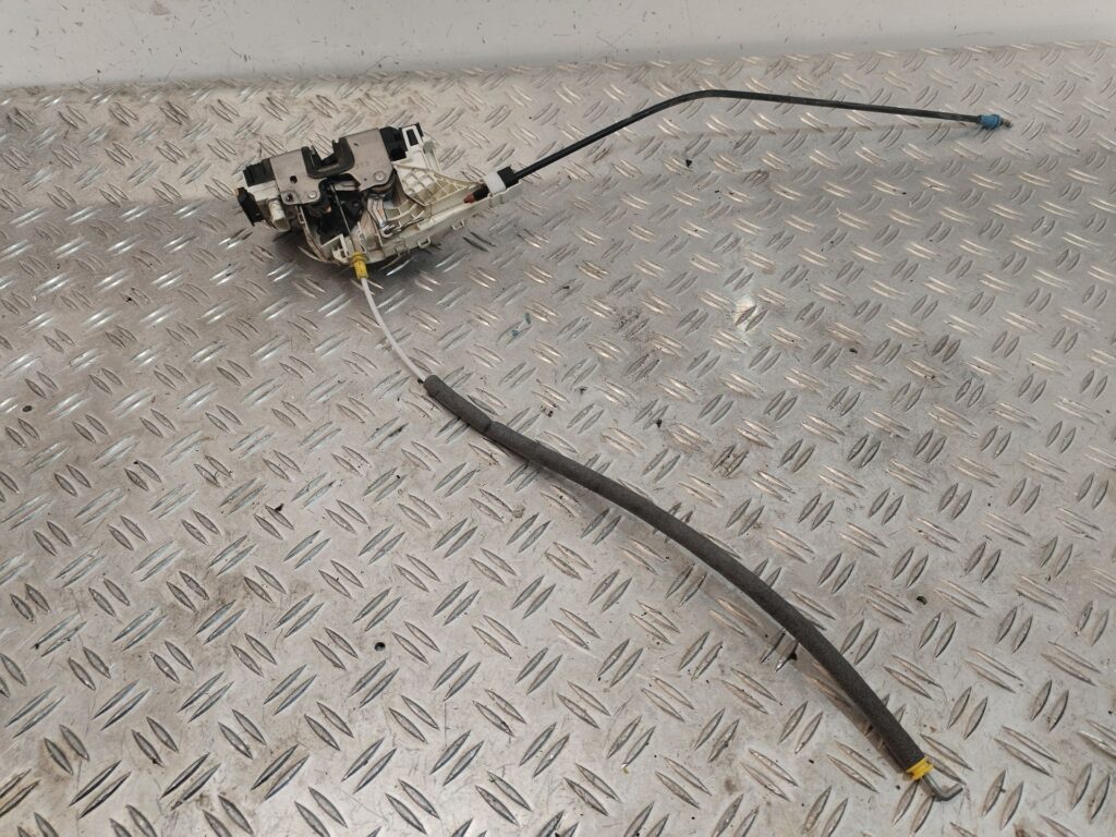 CERRADURA PUERTA DELANTERA DERECHA 125916