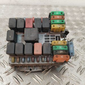 CAJA RELES / FUSIBLES 127050