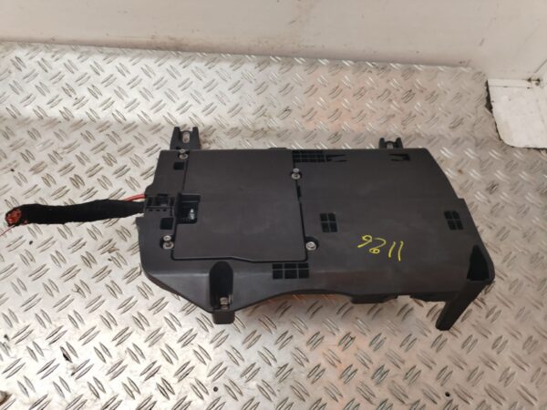 CAJA RELES / FUSIBLES 126989
