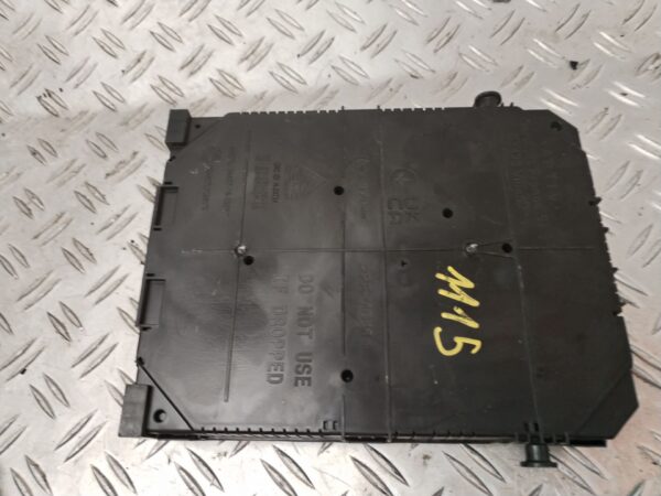 CAJA RELES / FUSIBLES 125982