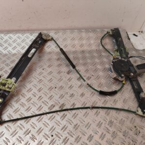 ELEVALUNAS DELANTERO DERECHO 126831