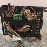 CAJA RELES / FUSIBLES 127008