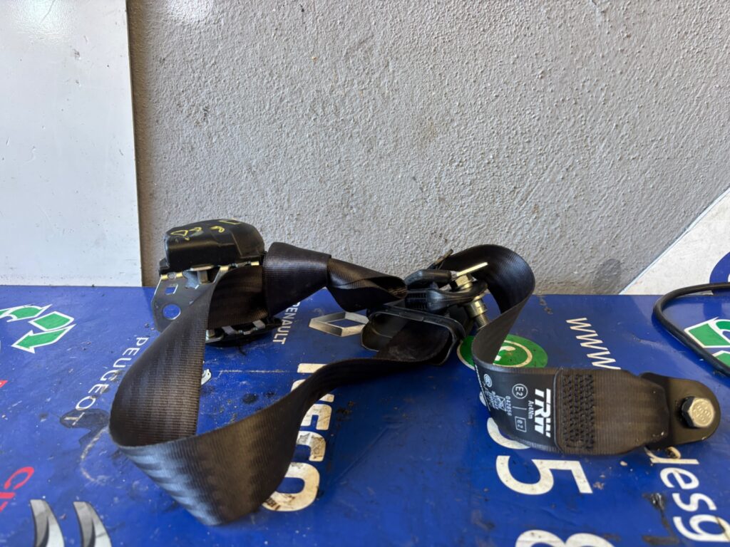 CINTURON SEGURIDAD DELANTERO DERECHO 126351