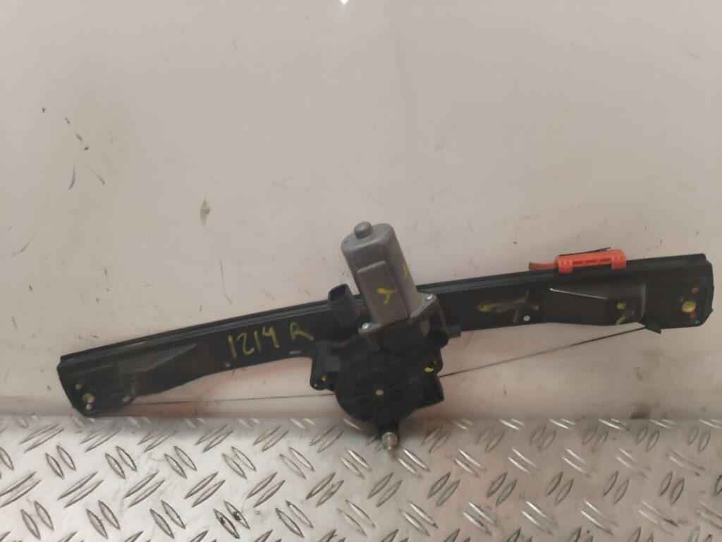 ELEVALUNAS DELANTERO DERECHO 128204