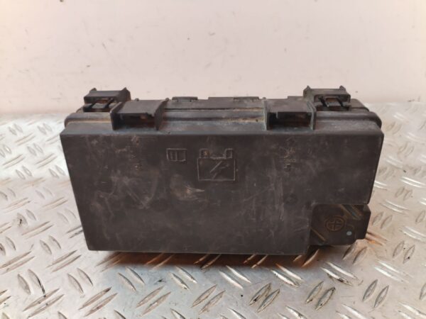 CAJA RELES / FUSIBLES 126764
