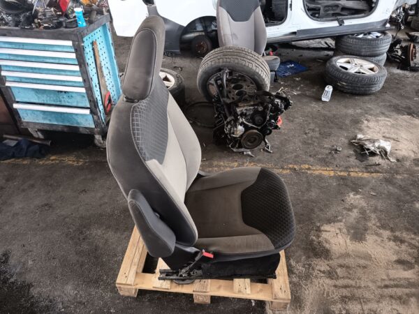ASIENTO DELANTERO IZQUIERDO 127218