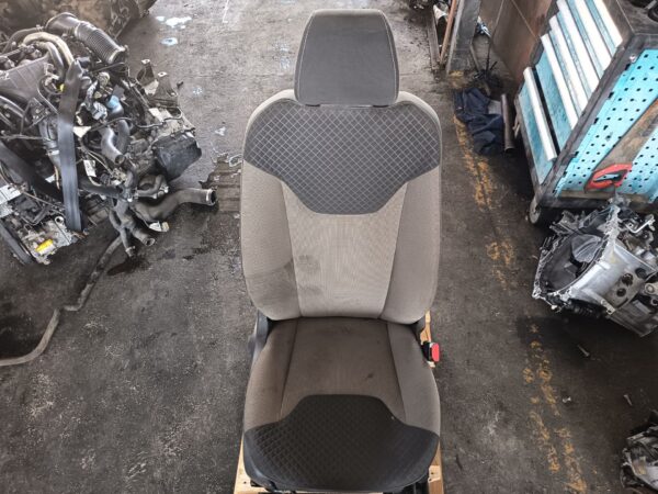 ASIENTO DELANTERO DERECHO 127217