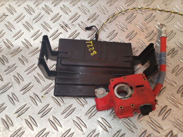 CAJA RELES / FUSIBLES 128226