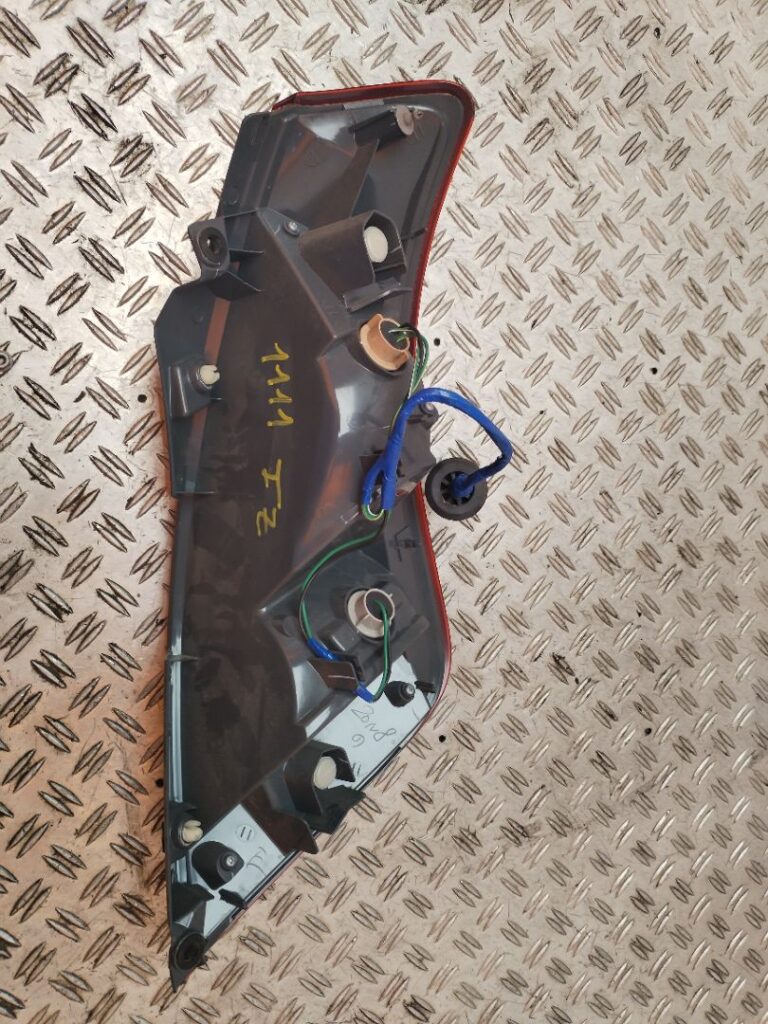 PILOTO TRASERO IZQUIERDO 128742