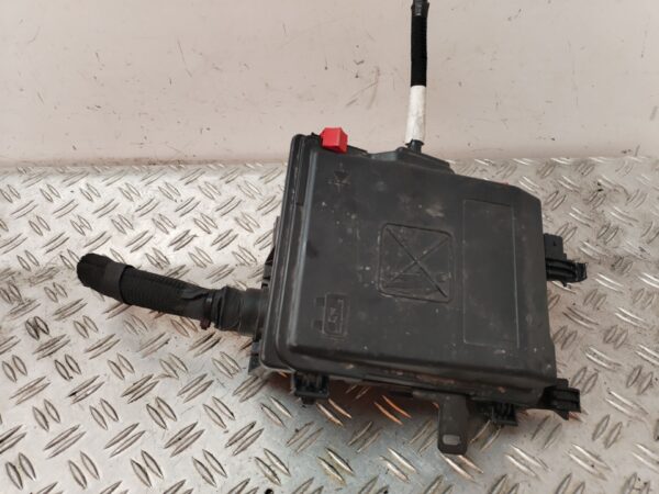 CAJA RELES / FUSIBLES 127432