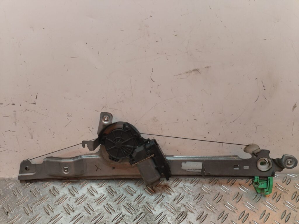 ELEVALUNAS DELANTERO IZQUIERDO 128125