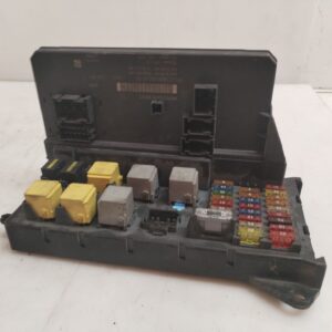 CAJA RELES / FUSIBLES 125381