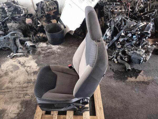ASIENTO DELANTERO IZQUIERDO 127218