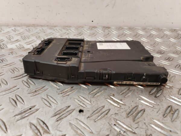CAJA RELES / FUSIBLES 127560