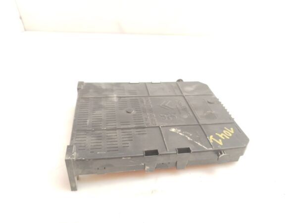 CAJA RELES / FUSIBLES 125150