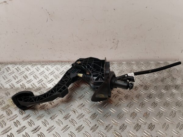 PEDAL EMBRAGUE 127412