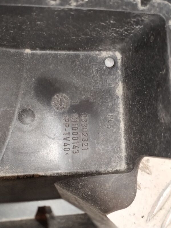 CAJA RELES / FUSIBLES 127284