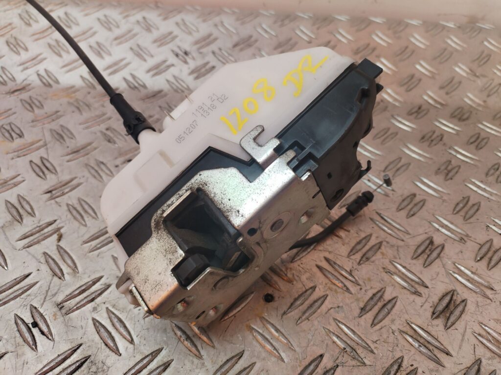 CERRADURA PUERTA DELANTERA DERECHA 128131