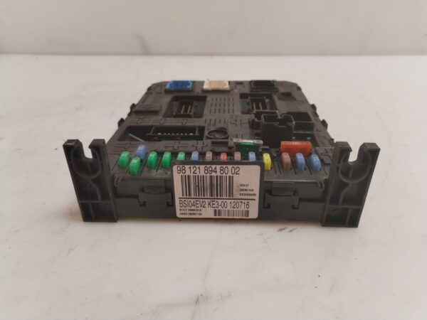 CAJA RELES / FUSIBLES 125150