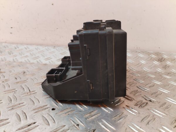CAJA RELES / FUSIBLES 126764