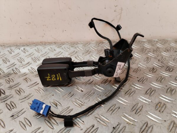 ENGANCHE CINTURON TRASERO CENTRAL 127389