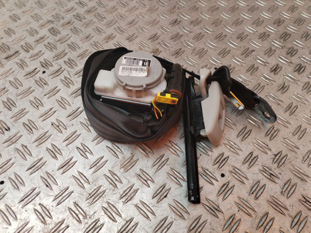 CINTURON SEGURIDAD DELANTERO DERECHO 128385
