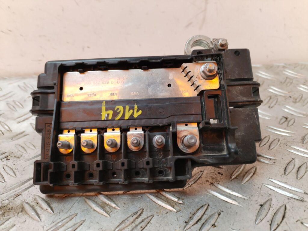 CAJA RELES / FUSIBLES 127145