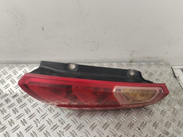 PILOTO TRASERO DERECHO 128184