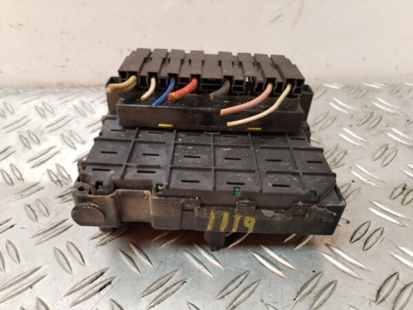 CAJA RELES / FUSIBLES 127224