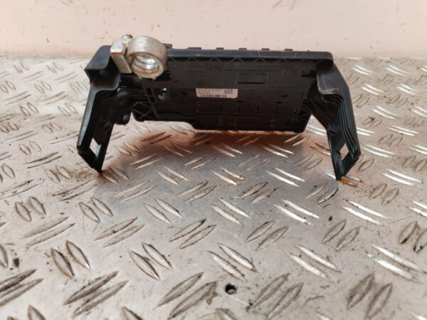 CAJA RELES / FUSIBLES 127145